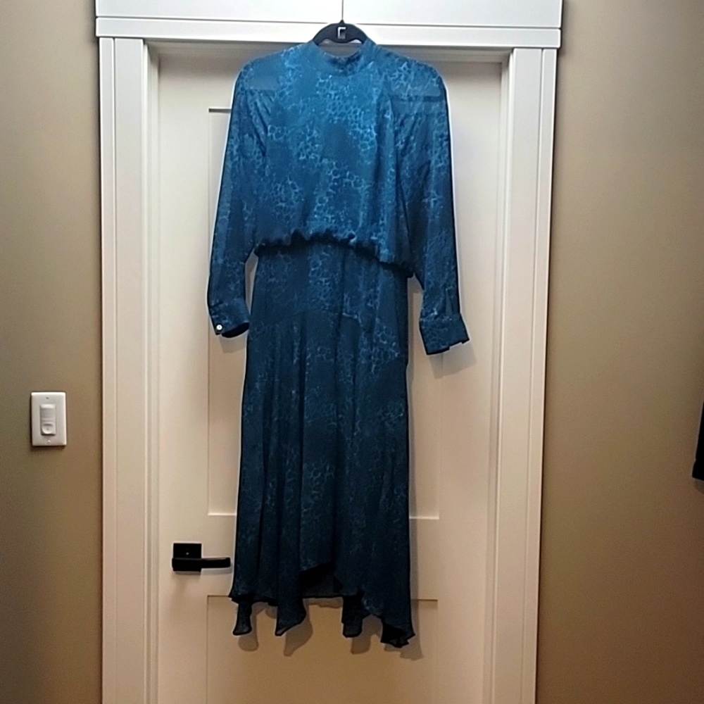*NWT Gorgeous WHISTLES printed chiffon dress, size 6
